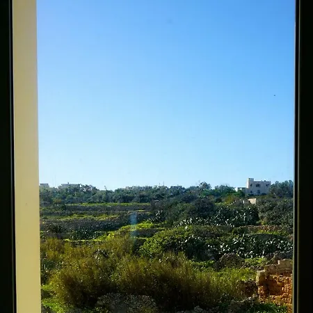 Seafront Apartment Xghajra