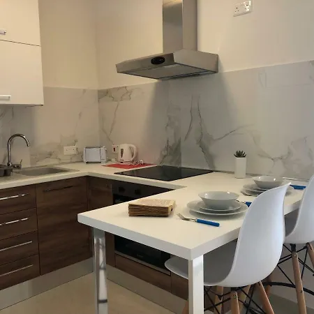 Seafront Apartment *