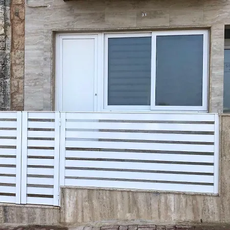 Seafront Apartment *