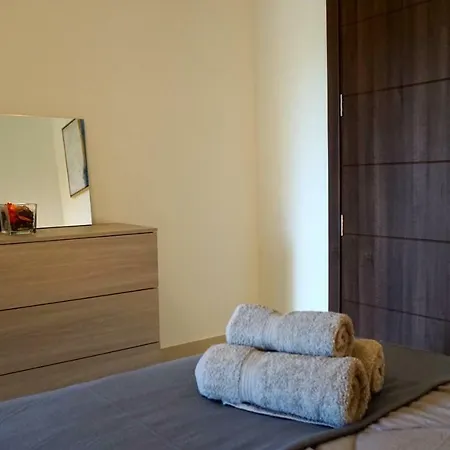 Apartamento Seafront Xghajra